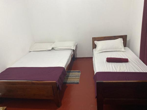 Evergreen tourist inn, จอง  Hiyarapitiya Kandy District