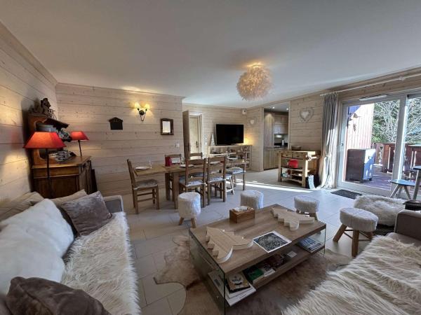 Bel appartement 4 chambres pour 8, Méribel Village avec WIFI et parking privé - FR-1-180-671, จอง  Les Allues Méribel